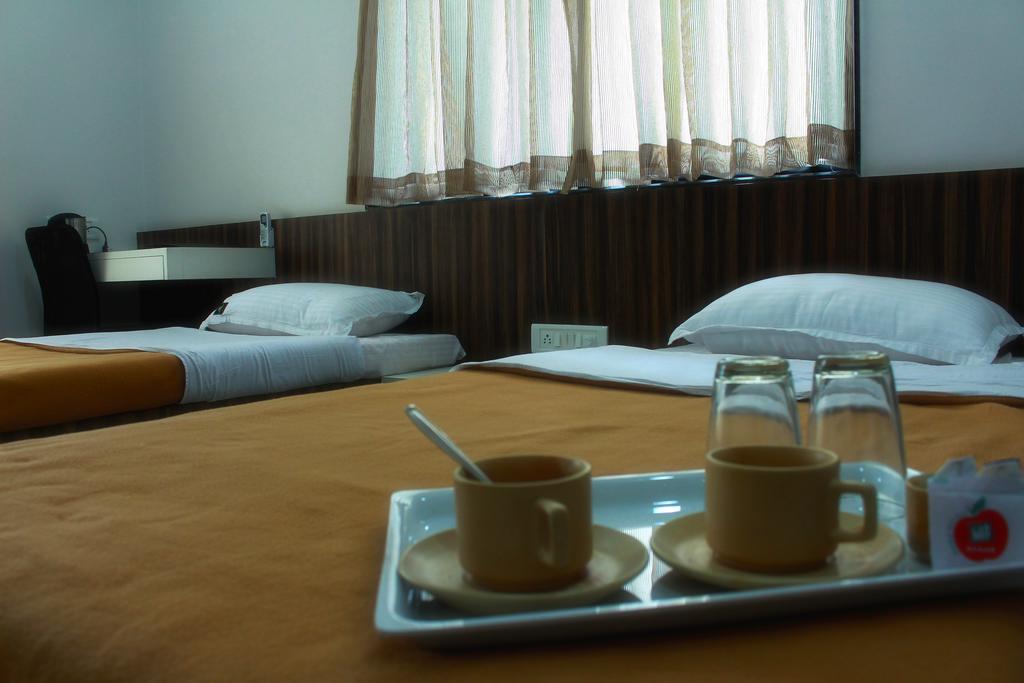 Aashiyana Inn Nashik Ngoại thất bức ảnh